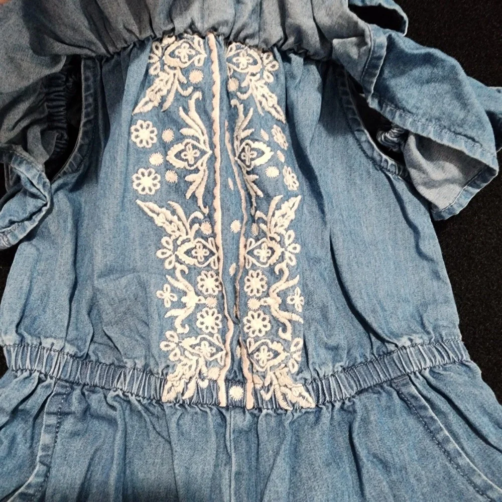 Old Navy Denim Chambray Embroidered‎ Cold Shoulder Romper Girls 3T